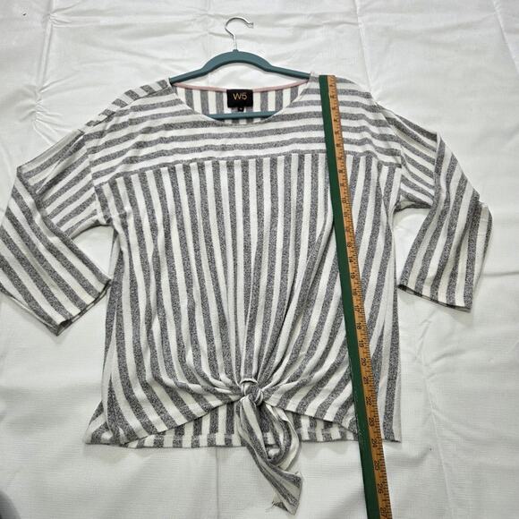 W5 Grey White Striped Woman's Top Size Medium - Picture 6 of 8